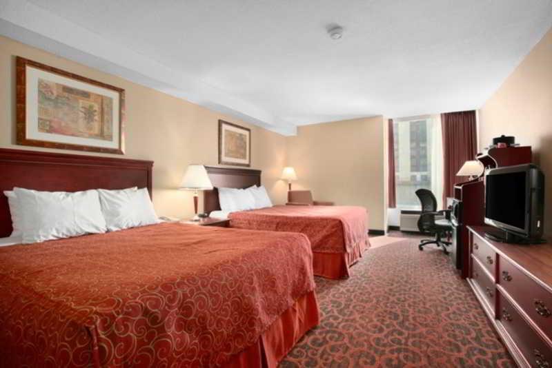 Ramada By Wyndham Niagara Falls/Fallsview Стая снимка