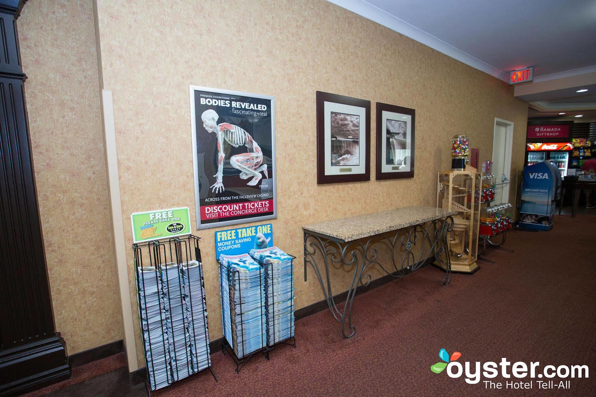 Ramada By Wyndham Niagara Falls/Fallsview Екстериор снимка