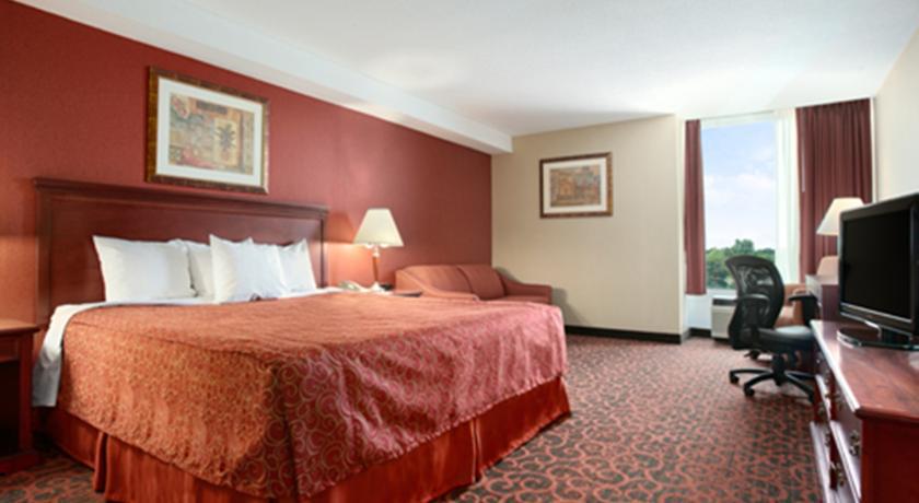 Ramada By Wyndham Niagara Falls/Fallsview Стая снимка